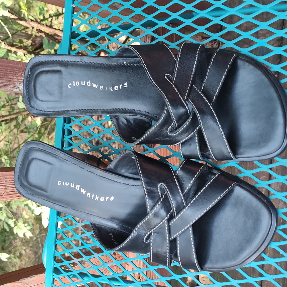Cloud Walkers Black Stacked Heeled sandals women’s size 9.5Wide
